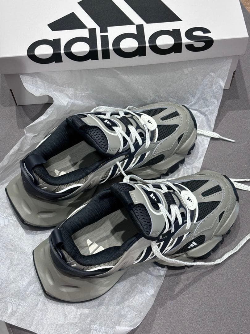 o1 Adidas Orketro. - Image 1