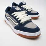 Vans Hylane in Navy - Image 3